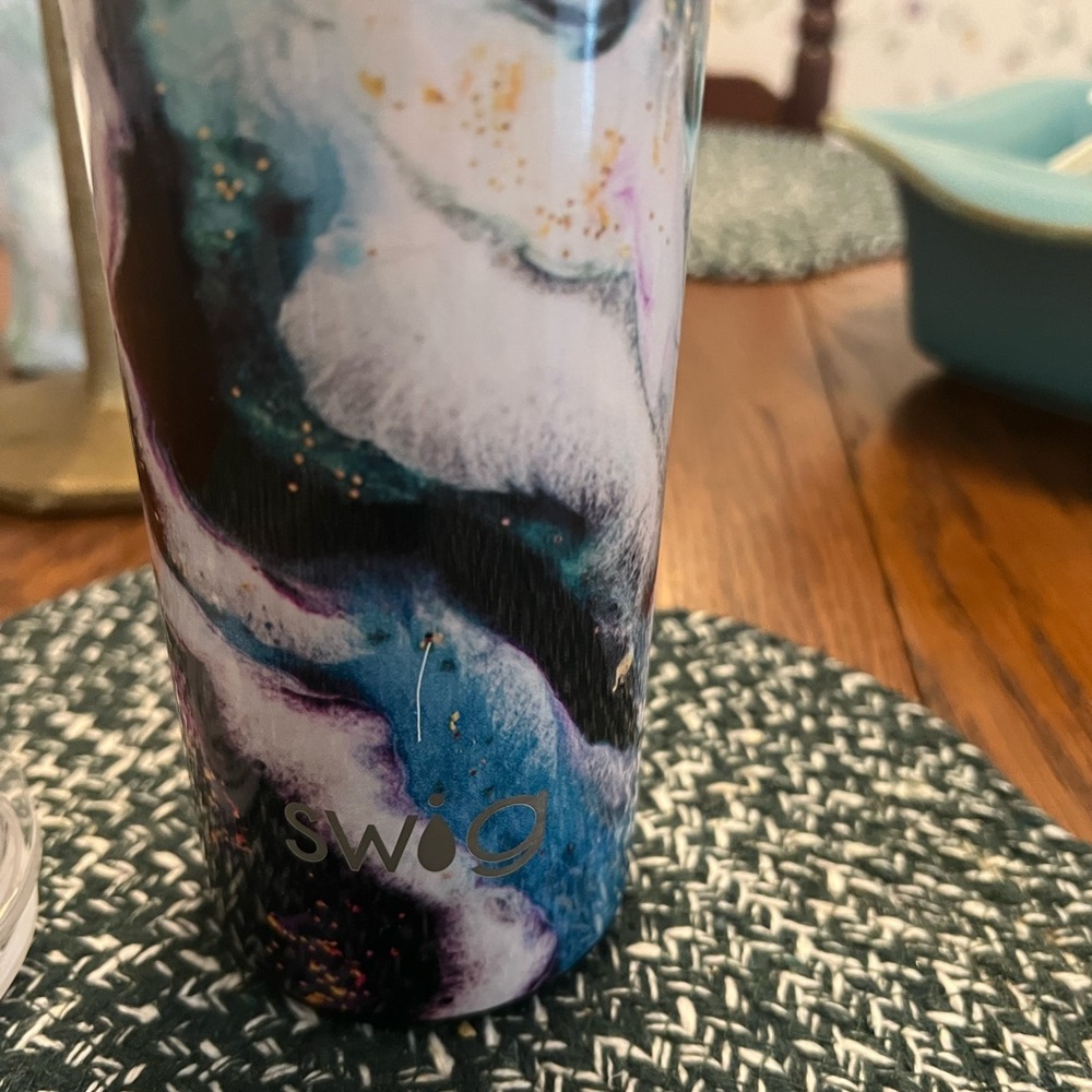 Swig Aurora 12 oz Tumbler.